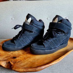 Adidas Women's 8.5 Amberlight Wedge Sneakers in Black Suede